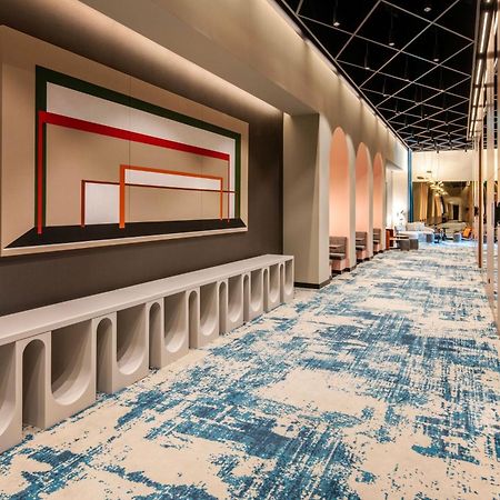 Renaissance Porto Lapa Hotel Luaran gambar The interior of the new terminal