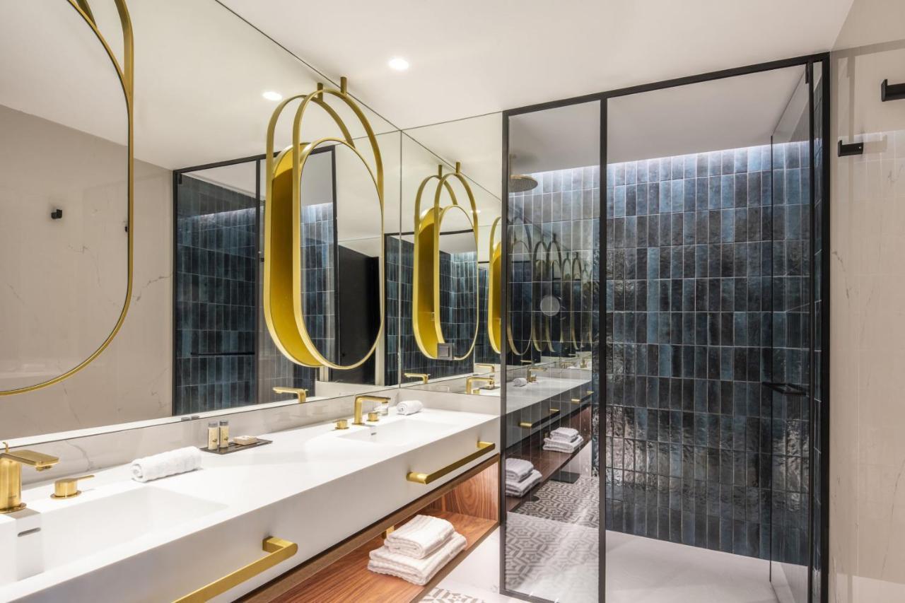 Renaissance Porto Lapa Hotel Luaran gambar Bathroom