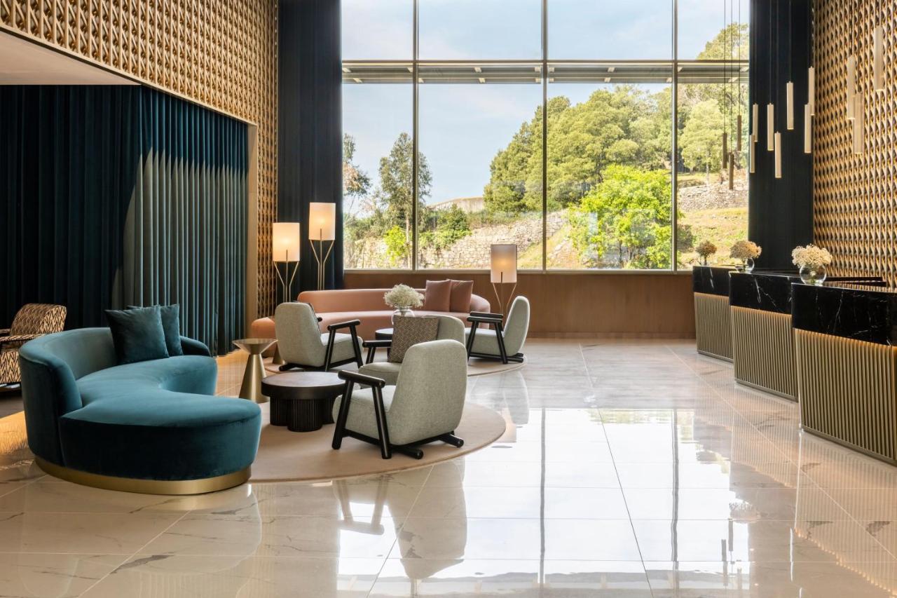 Renaissance Porto Lapa Hotel Luaran gambar The lobby of the hotel