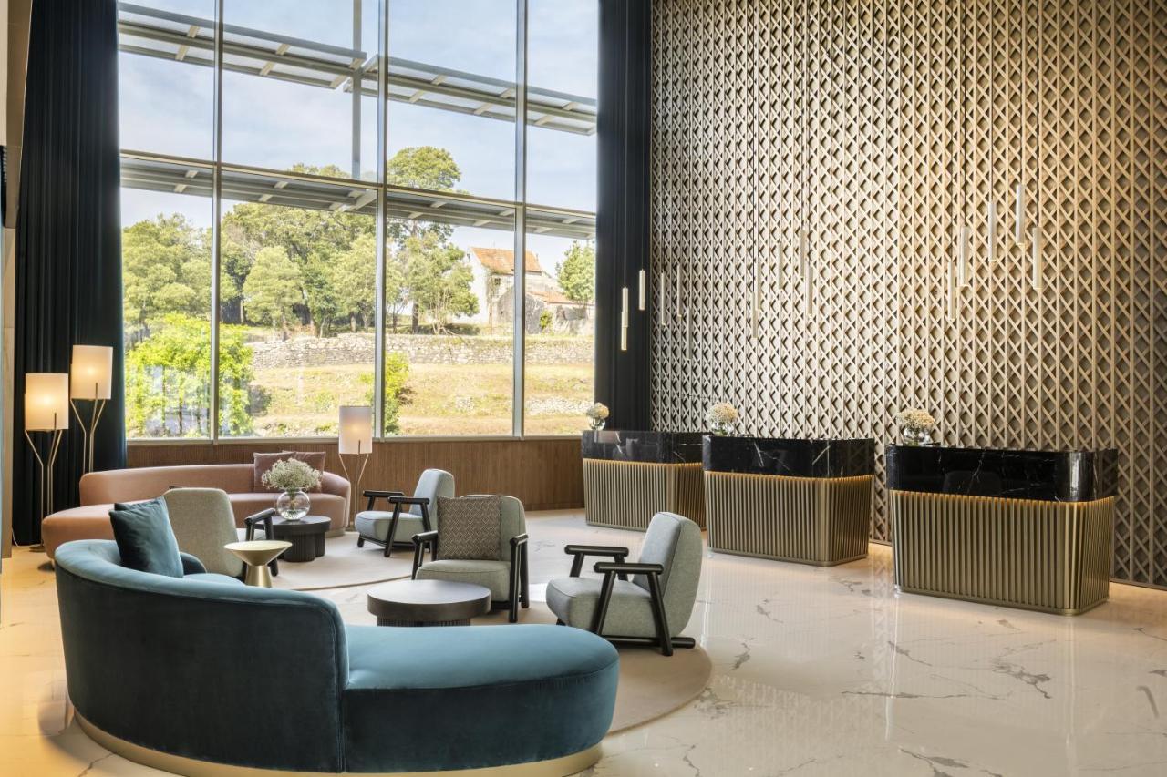 Renaissance Porto Lapa Hotel Luaran gambar The lobby of the hotel