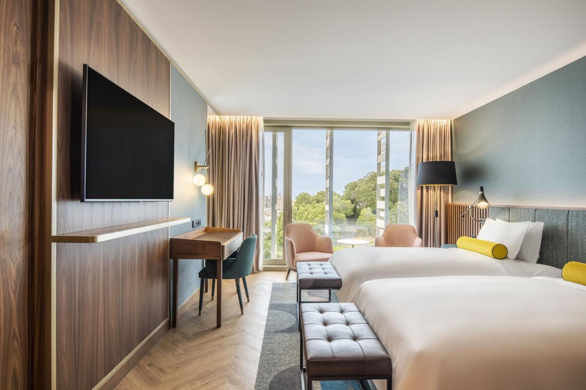 Renaissance Porto Lapa Hotel Luaran gambar A guest room at the hotel