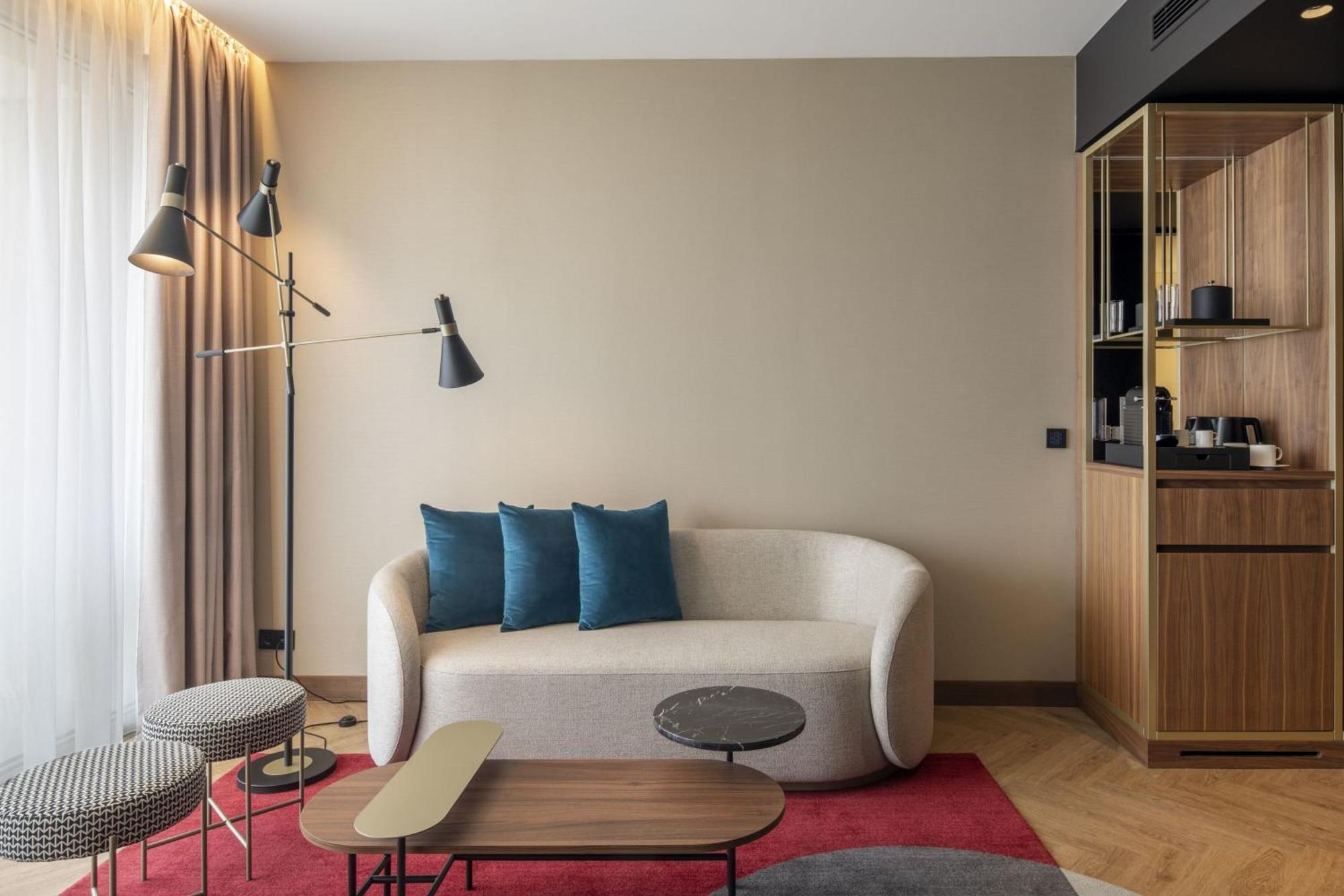 Renaissance Porto Lapa Hotel Luaran gambar A suite at the hotel