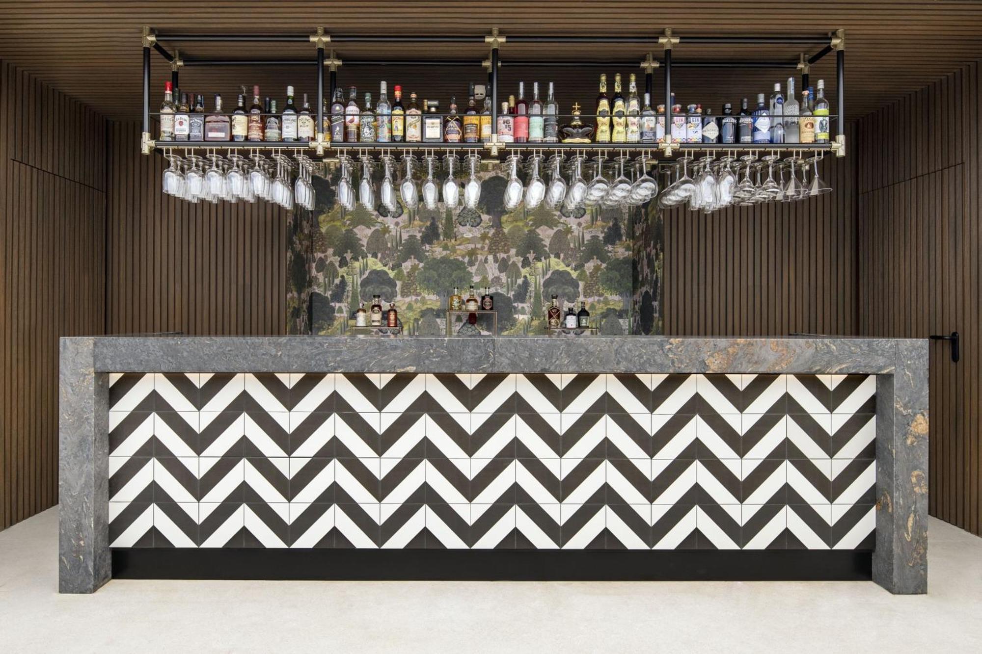 Renaissance Porto Lapa Hotel Luaran gambar The bar at the hotel